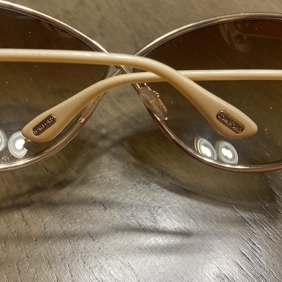 Authentic Tom Ford Sunglasses - Picture 4 of 7